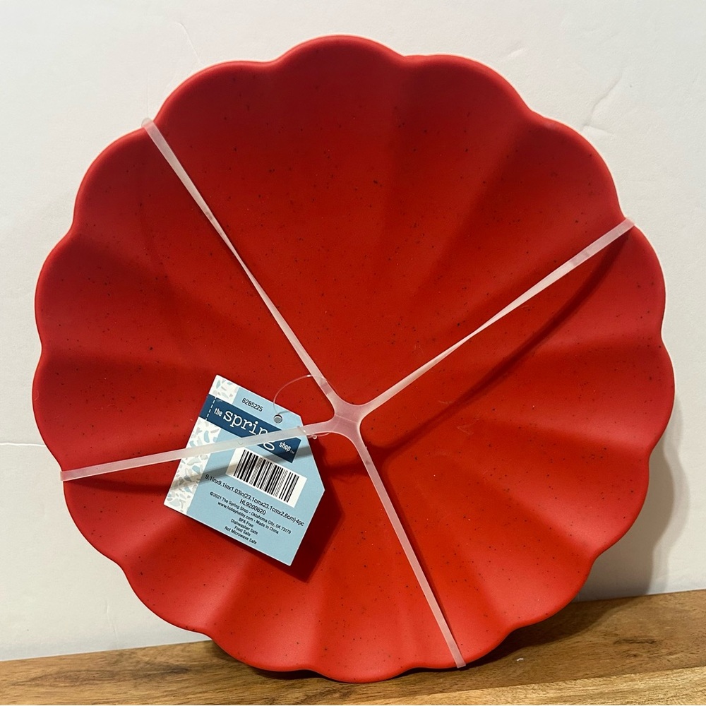 Hobby Lobby Set of 4 Melamine Dessert Plates Red Speckled Scalloped 9” NEW
